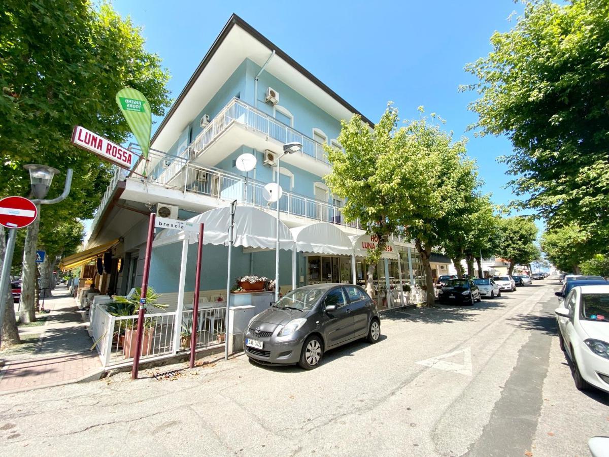Hotel Luna Rossa リミニ エクステリア 写真